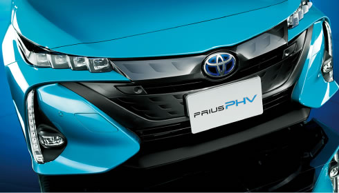 プリウスから大きく変貌した外観